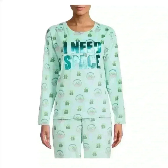 NWT Cute Star Wars Pajama Set Plus Comfy Lounging Socks! - Picture 2 of 5